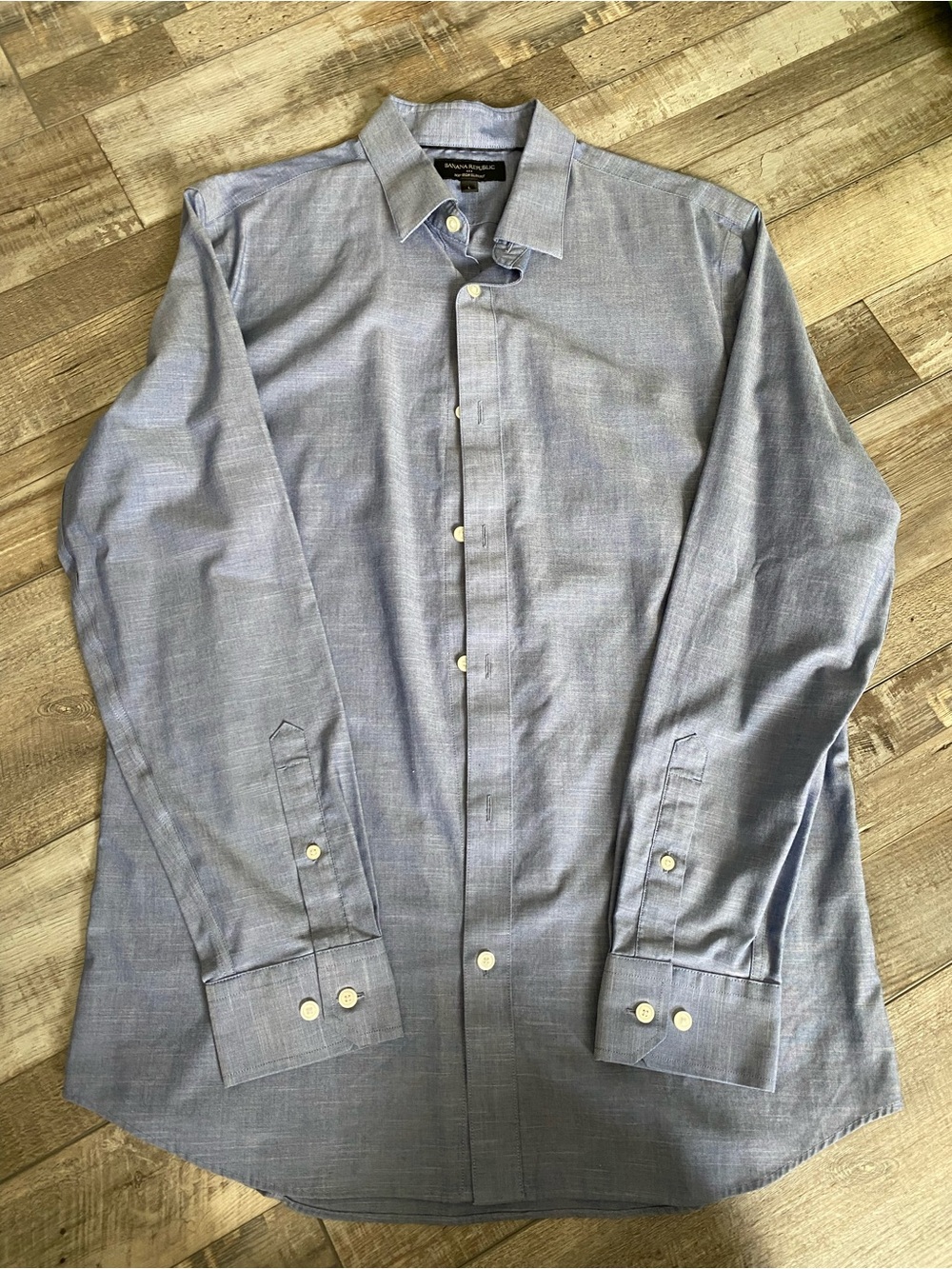 Banana Republic Non-Iron Slim fit Men’s Light Blue Dress Shirt